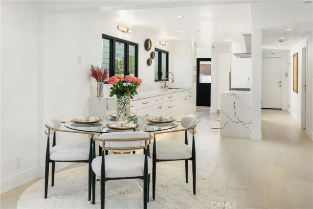 209 Via Koron, Newport Beach, CA 92663