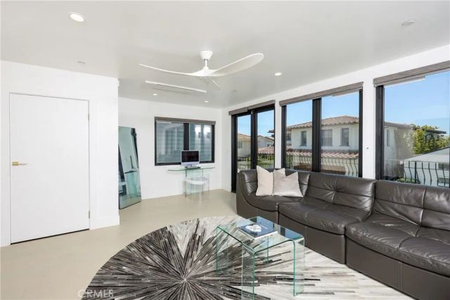 209 Via Koron, Newport Beach, CA 92663
