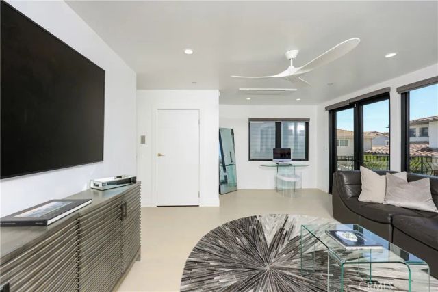 209 Via Koron, Newport Beach, CA 92663