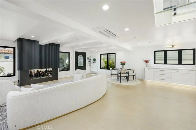 209 Via Koron, Newport Beach, CA 92663