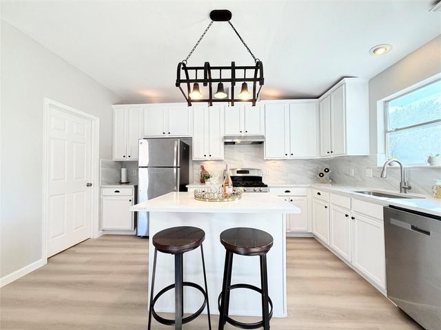 2417 Hallie LN, Round Rock, TX 78664