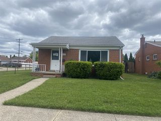 15413 Kennebec Street, Southgate, MI 48195