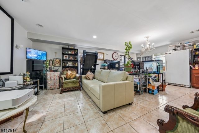 165 S Clinton St, East Orange City, NJ 07018