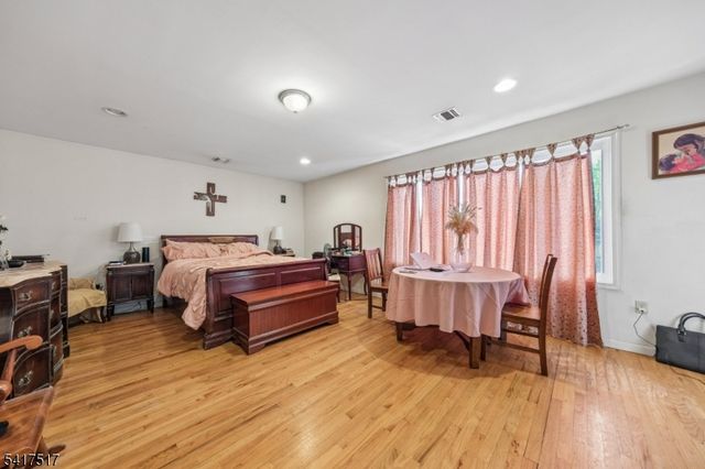 165 S Clinton St, East Orange City, NJ 07018