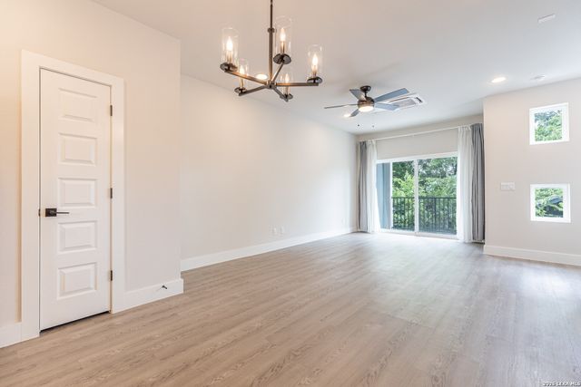 411 Ira Ave Unit 2102, San Antonio, TX 78209