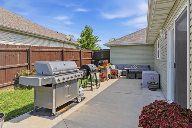 3506 MEANDERING CT, Columbia, MO 65202