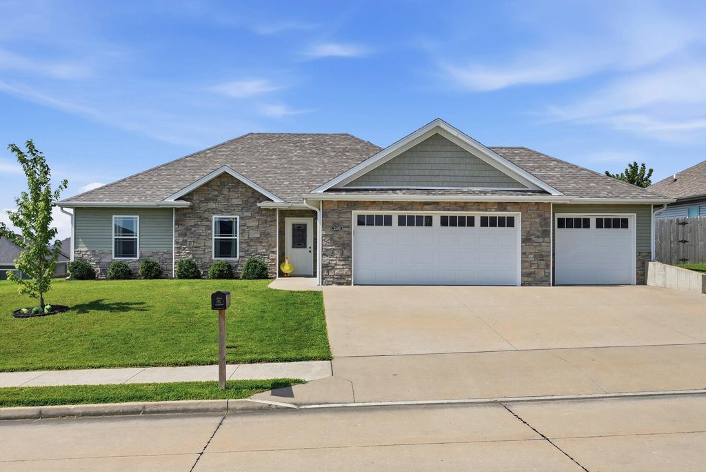 3506 MEANDERING CT, Columbia, MO 65202