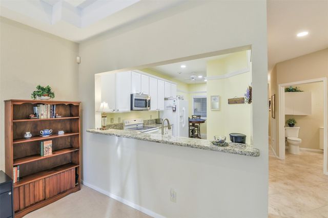 2803 Kings Crossing Drive 315, Kingwood, TX 77345