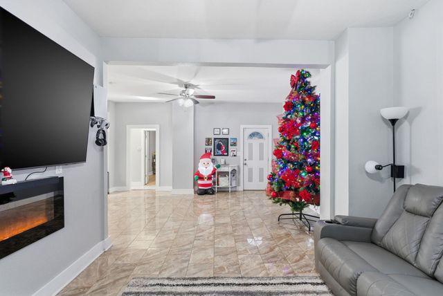 301 S Exposition St, Wichita, KS 67213