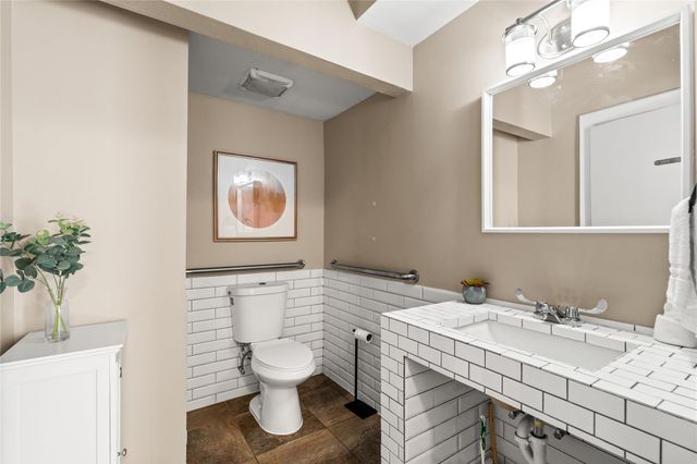 1202 Hawthorne Street, Houston, TX 77006