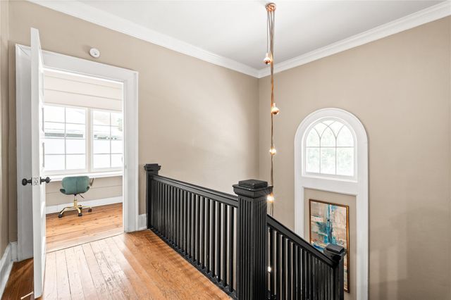 1202 Hawthorne Street, Houston, TX 77006
