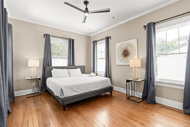 1202 Hawthorne Street, Houston, TX 77006
