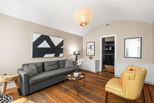 1202 Hawthorne Street, Houston, TX 77006