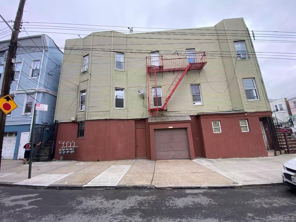 1463 Saint Lawrence Avenue, Bronx, NY 10460 — exterior