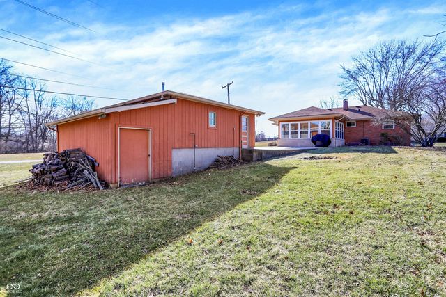 749 S 4th Avenue, Beech Grove, IN 46107