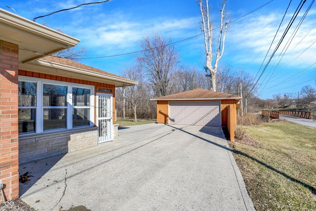 749 S 4th Avenue, Beech Grove, IN 46107