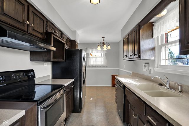 749 S 4th Avenue, Beech Grove, IN 46107