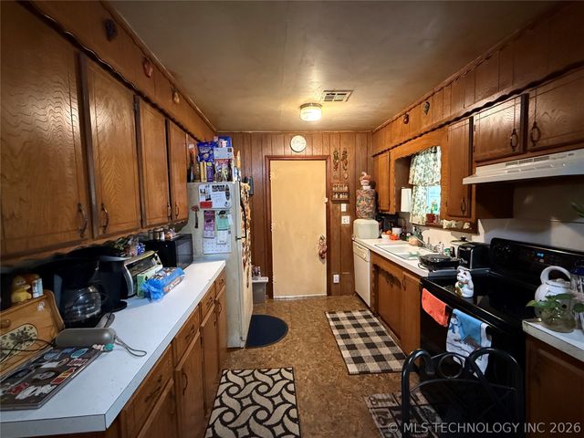 7111 E Marshall Street, Tulsa, OK 74115