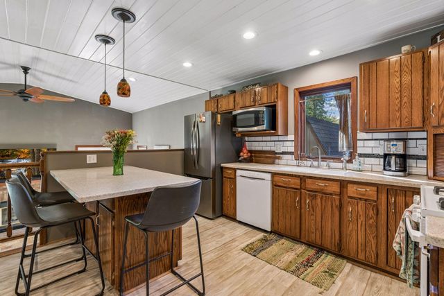 8485 Red Oak Drive, Mounds View, MN 55112