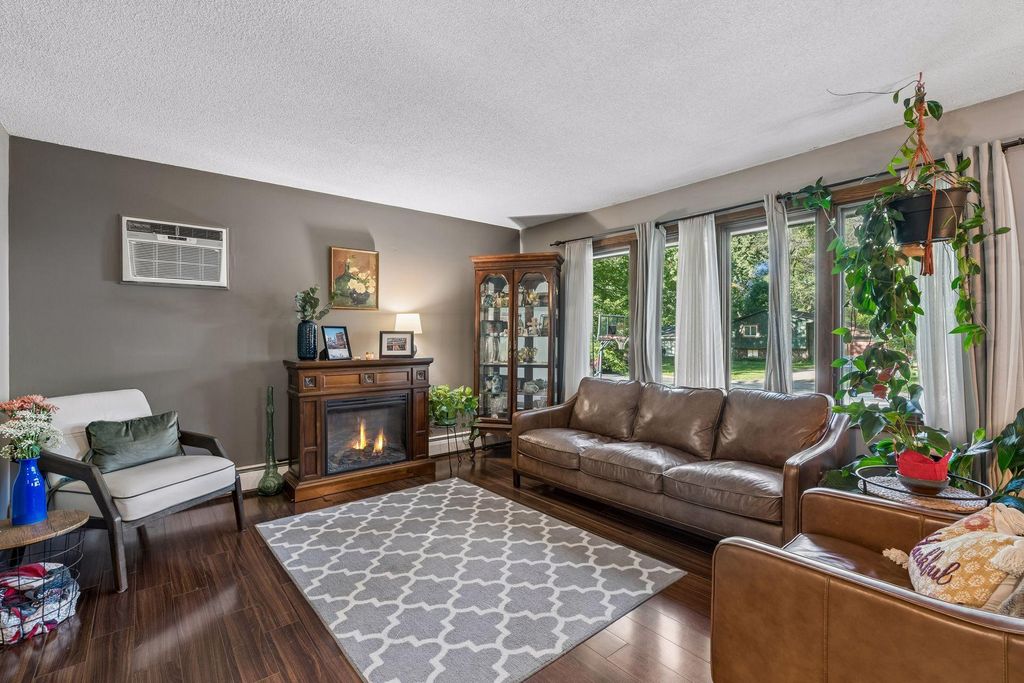 8485 Red Oak Drive, Mounds View, MN 55112 — photo 4