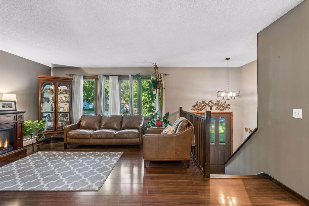 8485 Red Oak Drive, Mounds View, MN 55112 — photo 5
