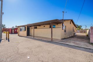 727 N Swan Road, Tucson, AZ 85711