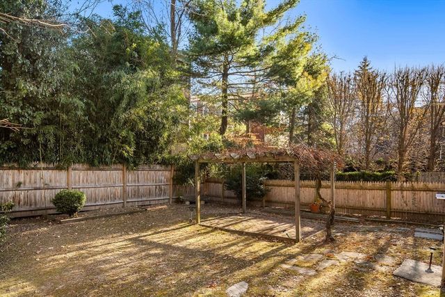 72 Walden Street 2, Cambridge, MA 02140