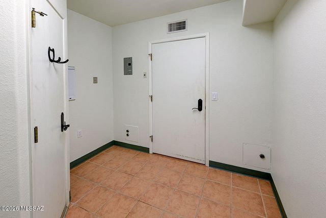 5620 N Barrasca Avenue, Tucson, AZ 85750