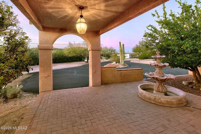 5620 N Barrasca Avenue, Tucson, AZ 85750