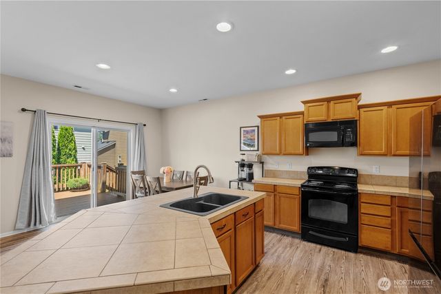 18318 73rd Avenue E, Puyallup, WA 98375