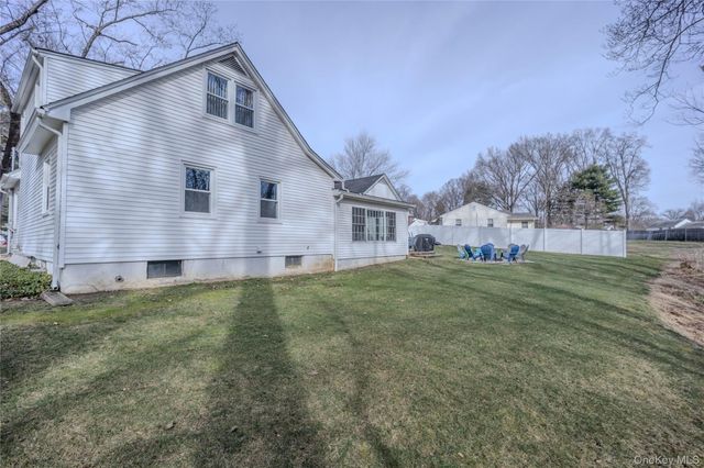 15 Sandi Drive, Poughkeepsie, NY 12603