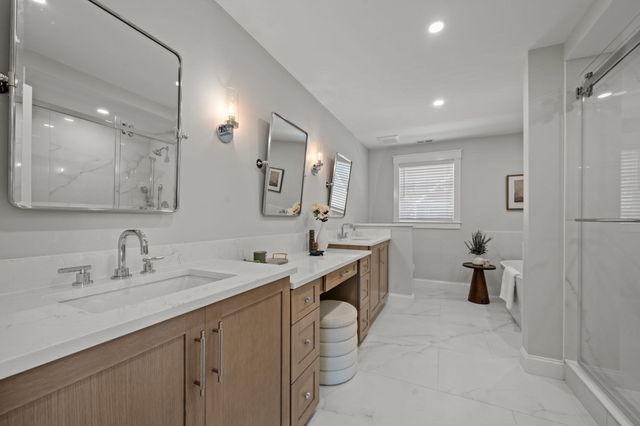 158 Lake St, Wilmington, MA 01887