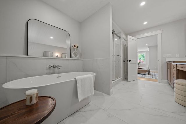 158 Lake St, Wilmington, MA 01887