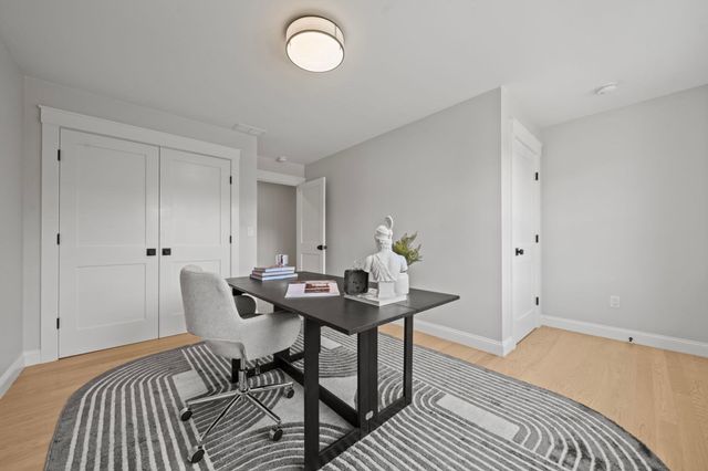 158 Lake St, Wilmington, MA 01887