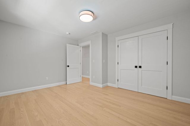 158 Lake St, Wilmington, MA 01887