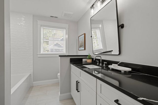 158 Lake St, Wilmington, MA 01887