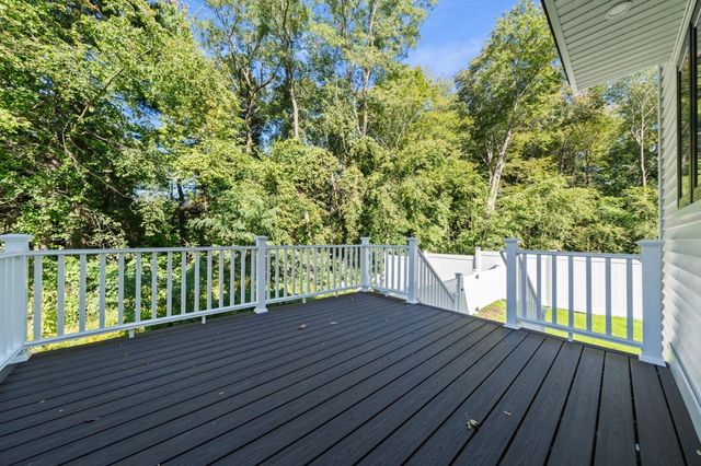 158 Lake St, Wilmington, MA 01887