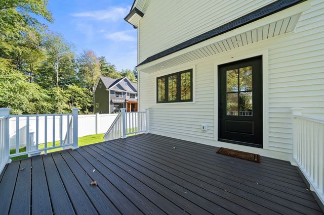 158 Lake St, Wilmington, MA 01887