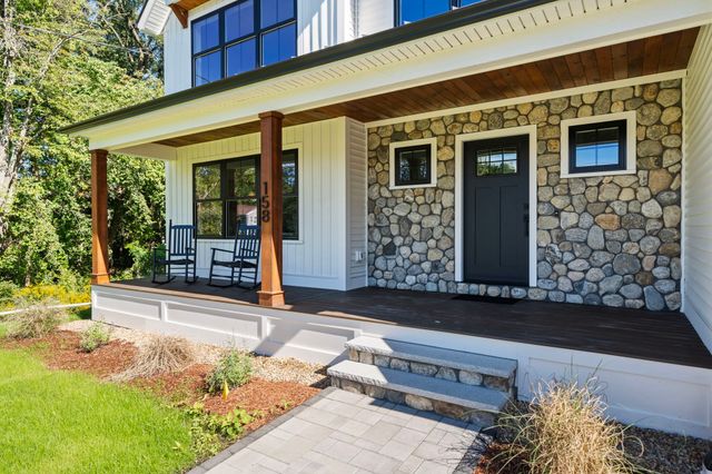 158 Lake St, Wilmington, MA 01887