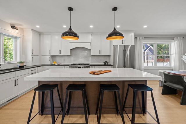 158 Lake St, Wilmington, MA 01887