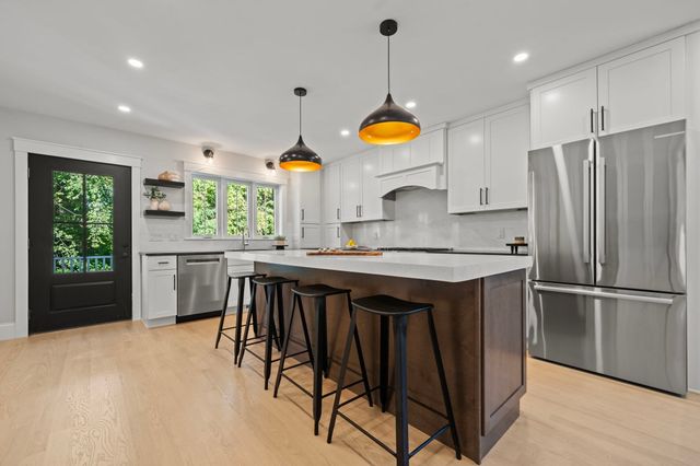 158 Lake St, Wilmington, MA 01887