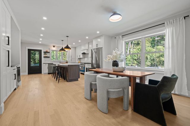 158 Lake St, Wilmington, MA 01887