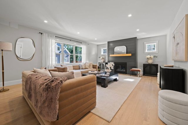 158 Lake St, Wilmington, MA 01887