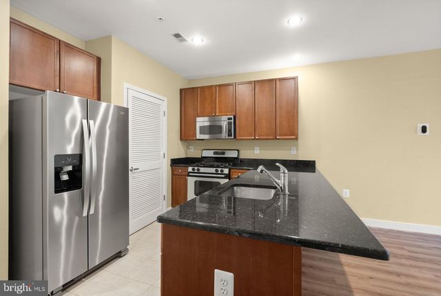 181 E REED AVE #206, Alexandria, VA 22305