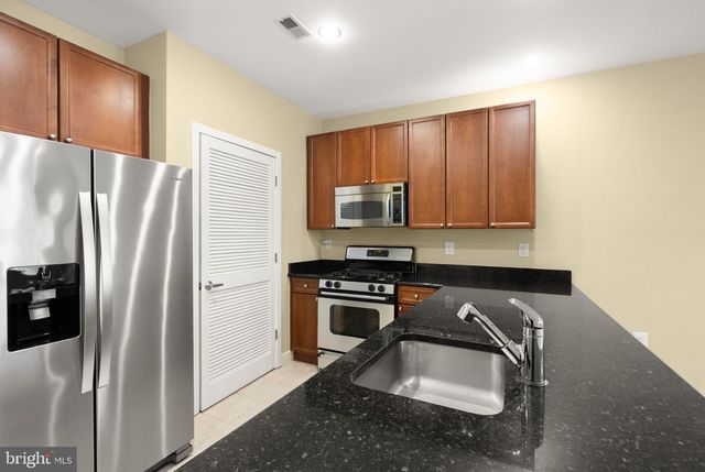181 E REED AVE #206, Alexandria, VA 22305