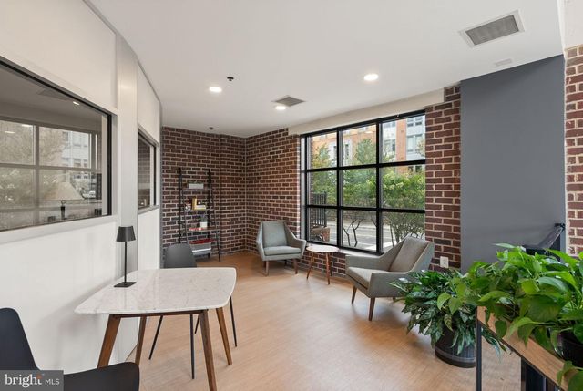 181 E REED AVE #206, Alexandria, VA 22305