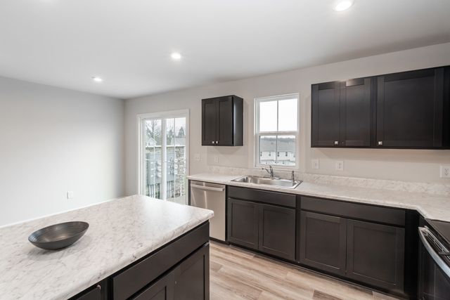 404 Deer Meadow Ln, Lebanon, TN 37090