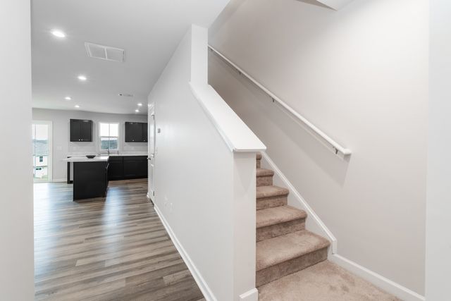 404 Deer Meadow Ln, Lebanon, TN 37090