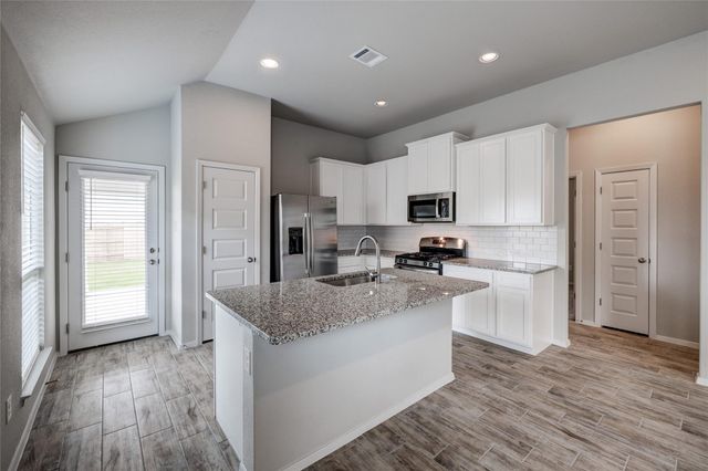 120 Lyndon DR, San Marcos, TX 78666