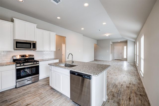 120 Lyndon DR, San Marcos, TX 78666